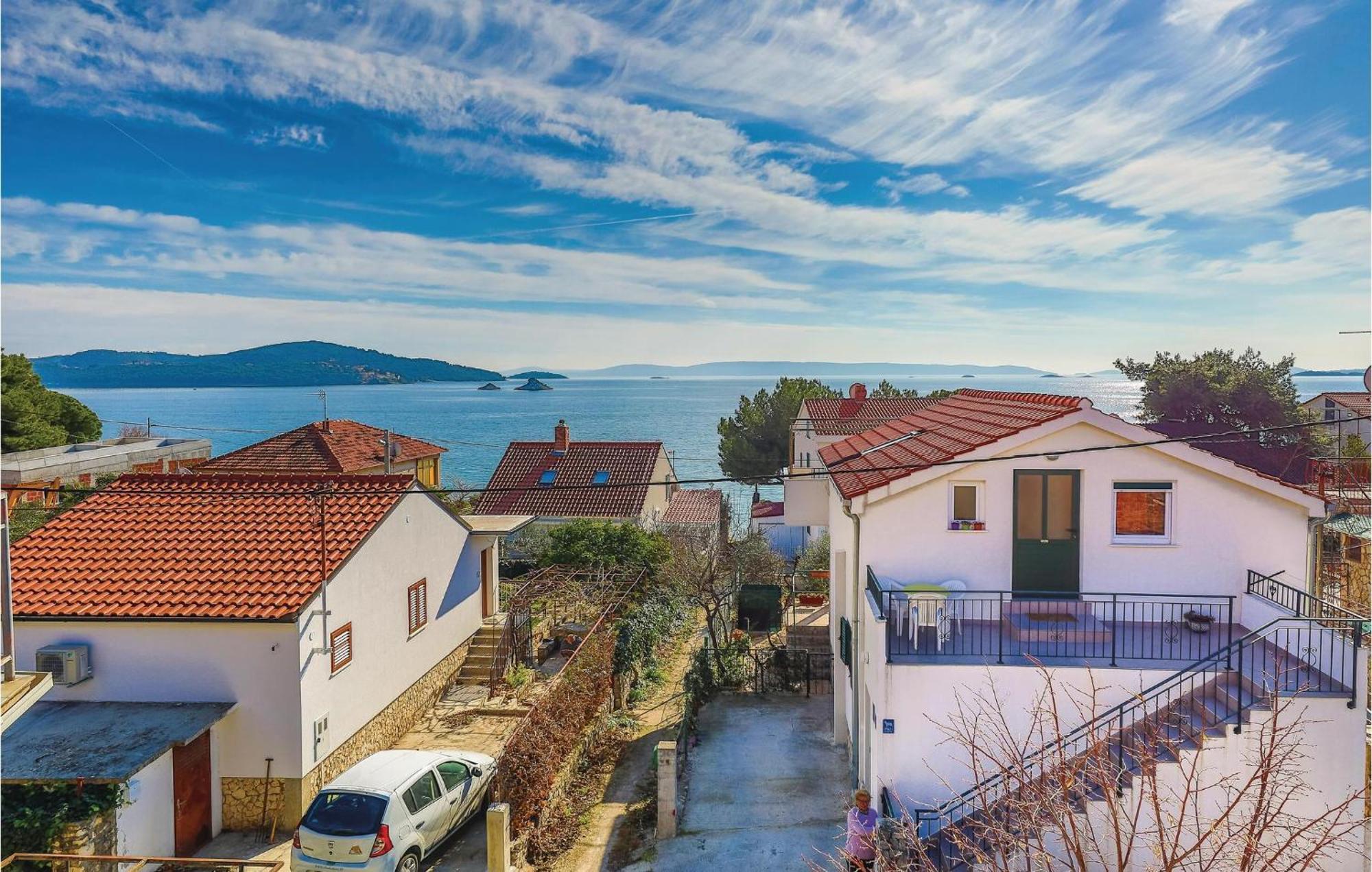 Gorgeous Apartment In Seget Vranjica Exterior foto